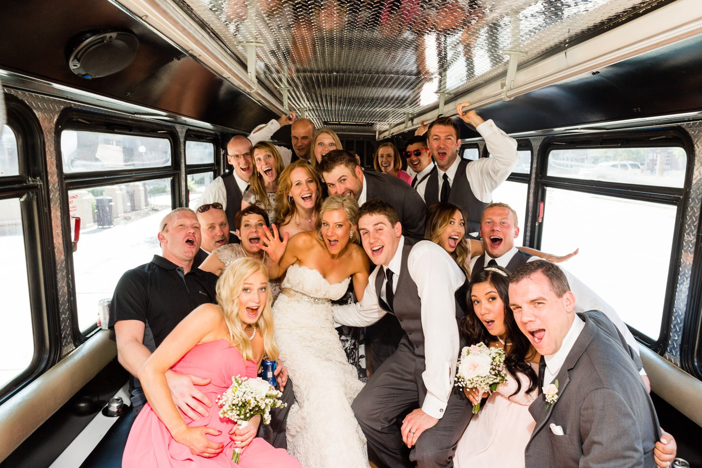 Wedding Party Bus Lincoln Nebraska La Brisa Photography Chris Hsieh