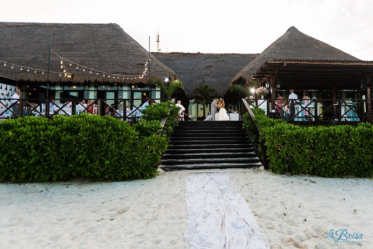 bride groom first dance tequila terrace now sapphire cancun beach view