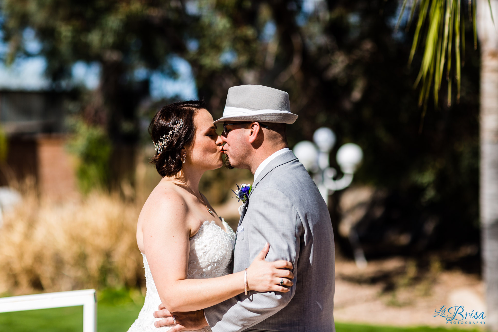 great gatsby bride groom first kiss buttes at reflections wedding