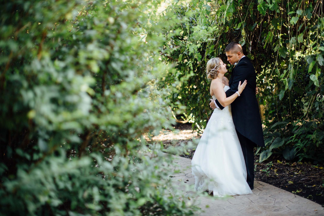 Rachael & Aaron’s Wedding Photography Preview | Topeka, KS | Emma York